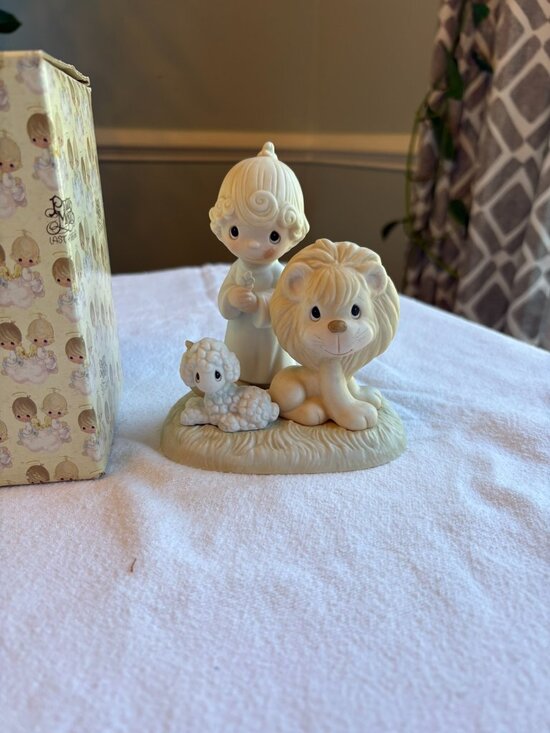 Precious Moments Other - Vintage Precious Moments "Peace On Earth" Figurine #E-9287 w/ Box